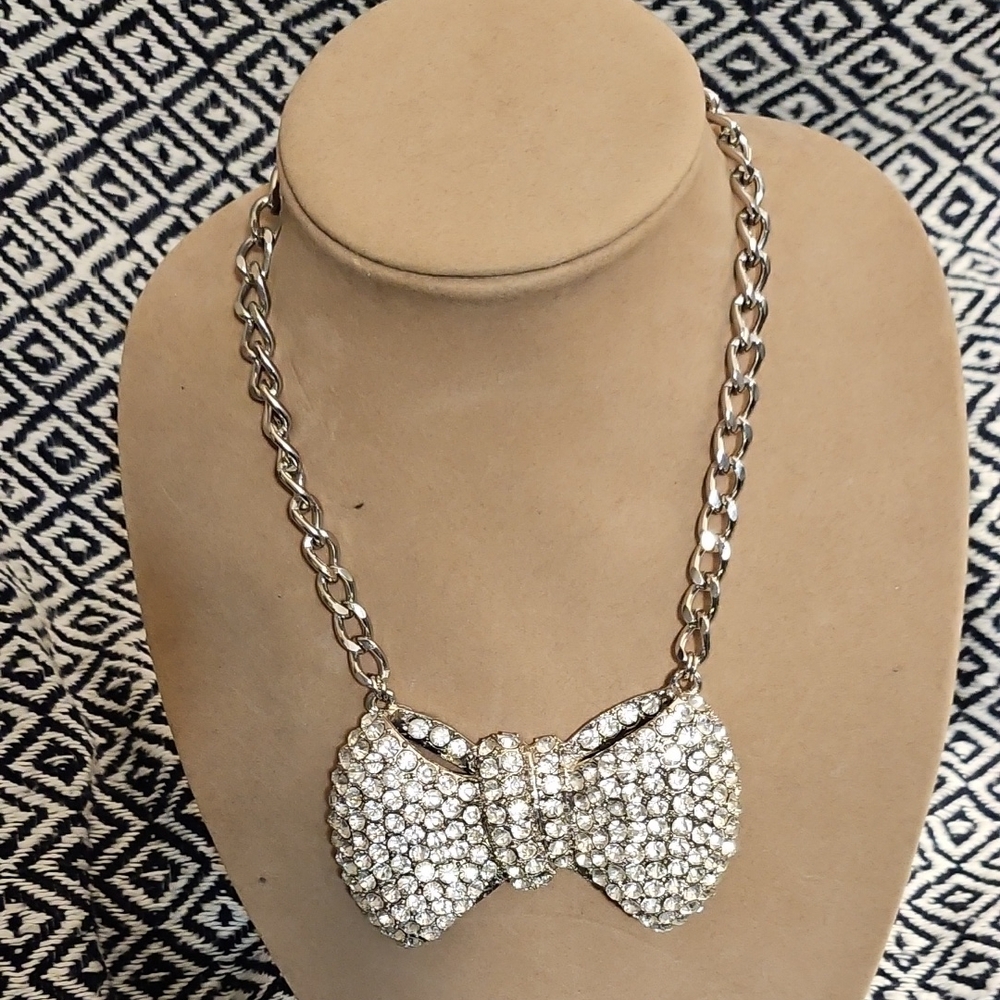 Elegant Rhinstone Silver Bling Bow Necklace